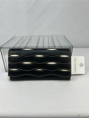Free Assembly Black Wave-Detail Card Wallet with Cream Accents